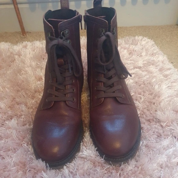 Fatface Shoes - Women's Lace-Up Ankle Boots in Rich Brown